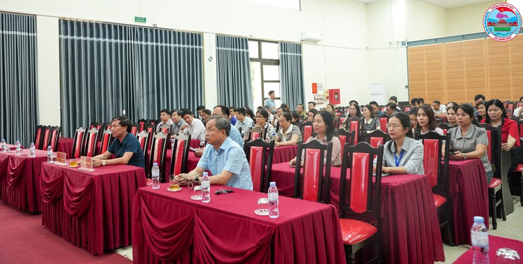 XÃ HƯNG ĐẠO THAM DỰ HỘI NGHỊ TẬP HUẤN TRIỂN KHAI THỦ TỤC HÀNH CHÍNH CỦA ĐẢNG TRÊN MÔI TRƯỜNG ĐIỆN TỬ- Ảnh 1.