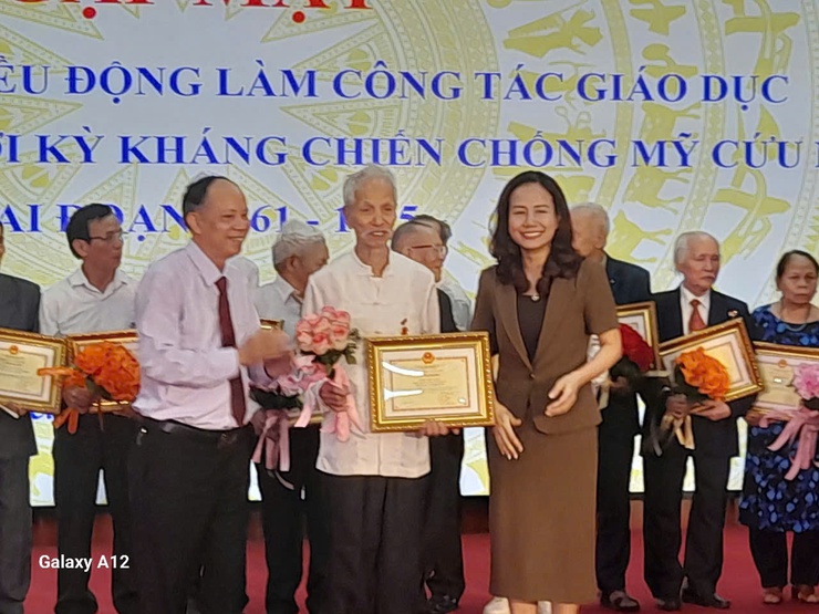 Ba nhà giáo xã Nam Phù được vinh danh - những "người gieo chữ" giữa chiến trường- Ảnh 6.