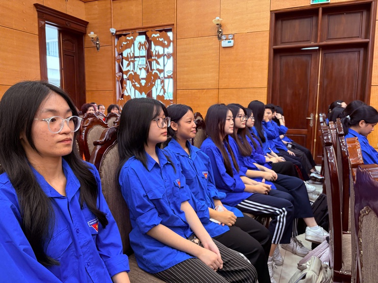 Tây Hồ rực rỡ sắc màu Liên hoan văn nghệ “Giai điệu tự hào - Rạng rỡ Việt Nam”- Ảnh 3.