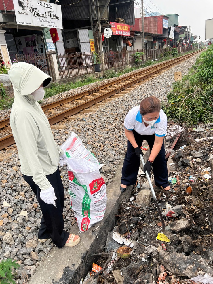Xã Phú Xuyên quyết liệt xóa "điểm đen" rác thải, làm sạch môi trường- Ảnh 3.