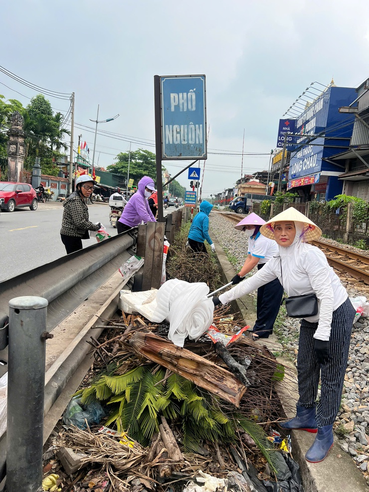 Xã Phú Xuyên quyết liệt xóa "điểm đen" rác thải, làm sạch môi trường- Ảnh 5.