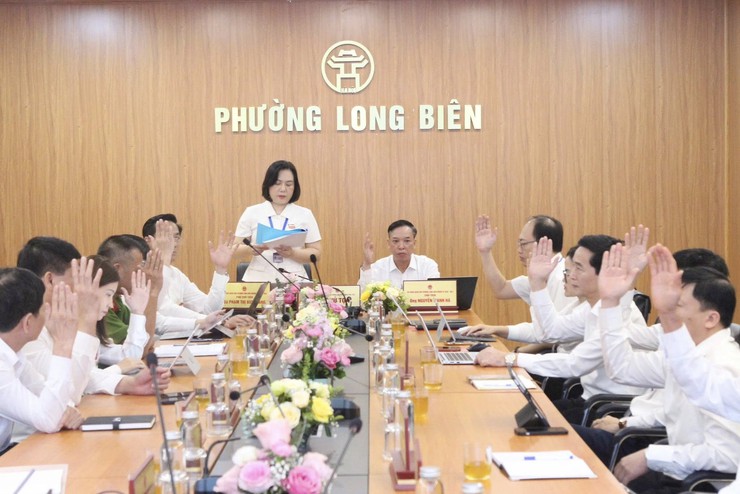 Kỳ họp thứ hai, HĐND phường Long Biên khóa II, nhiệm kỳ 2026-2031 thành công tốt đẹp: Thông qua 6 nghị quyết- Ảnh 5.