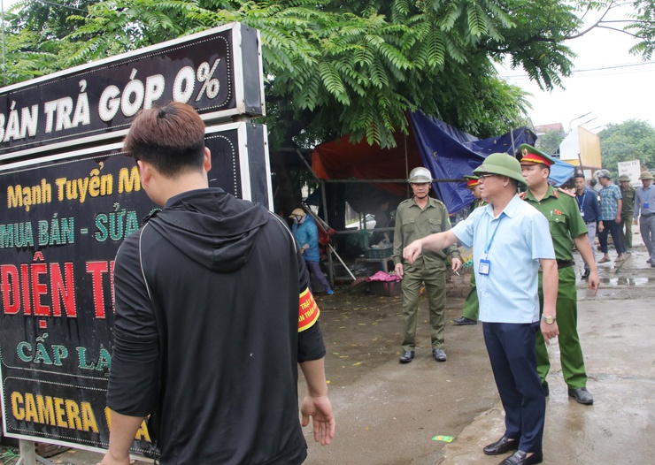 Trần Phú: tổ chức kiểm tra, xử lý vi phạm trật tự đô thị, đảm bảo an toàn giao thông- Ảnh 3.