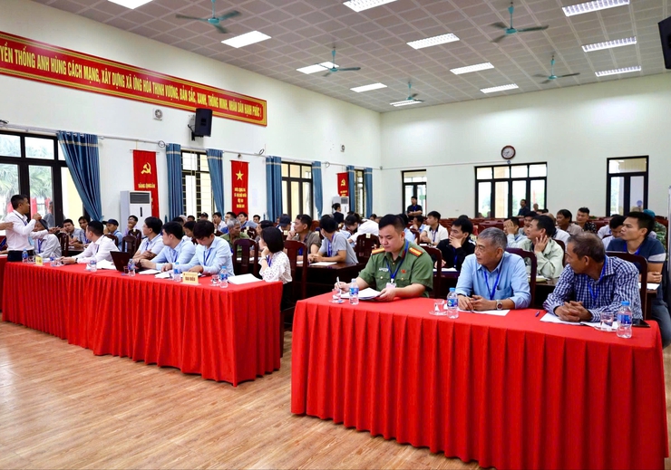 Xã Ứng Hòa thu hơn 1,6 tỷ đồng từ đấu giá đất nông nghiệp công ích- Ảnh 1.