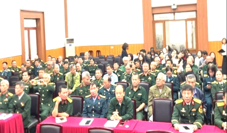 Kiên định mục tiêu, giữ vững trận địa tư tưởng, phát huy phẩm chất "Bộ đội cụ Hồ" của Hội Cựu chiến binh phường Long Biên- Ảnh 2.