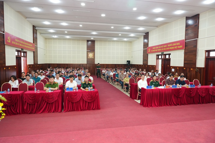 Hội nghị tổng kết công tác tuyển chọn và gọi công dân nhập ngũ, công dân thực hiện nghĩa vụ Công an nhân dân xã Phù Đổng năm 2026. - Ảnh 1.