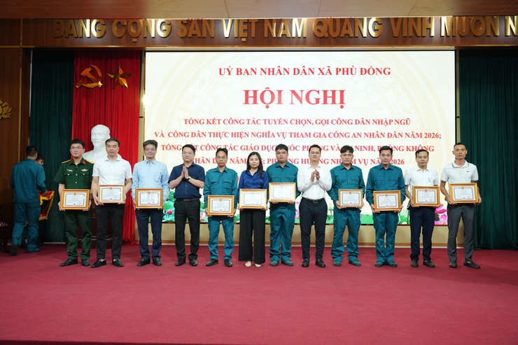 Hội nghị tổng kết công tác tuyển chọn và gọi công dân nhập ngũ, công dân thực hiện nghĩa vụ Công an nhân dân xã Phù Đổng năm 2026. - Ảnh 5.
