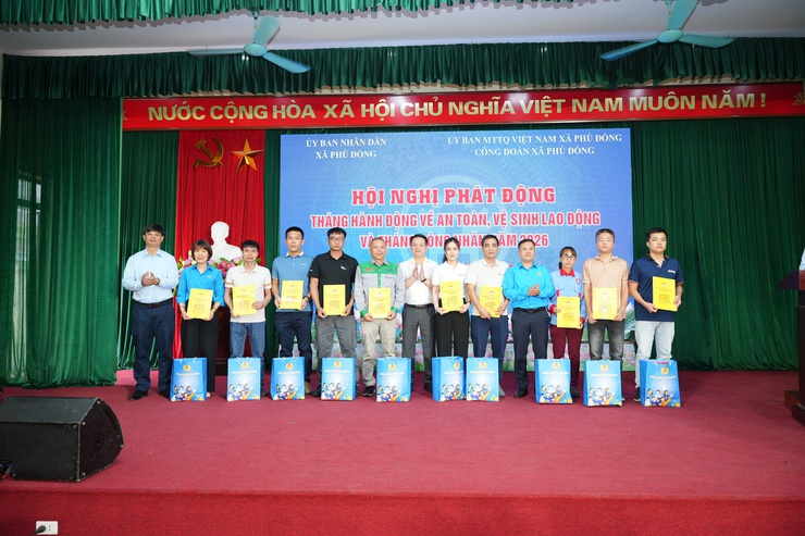 Hội nghị phát động tháng hành động an toàn, vệ sinh lao động và tháng công nhân xã Phù Đổng năm 2026.- Ảnh 5.