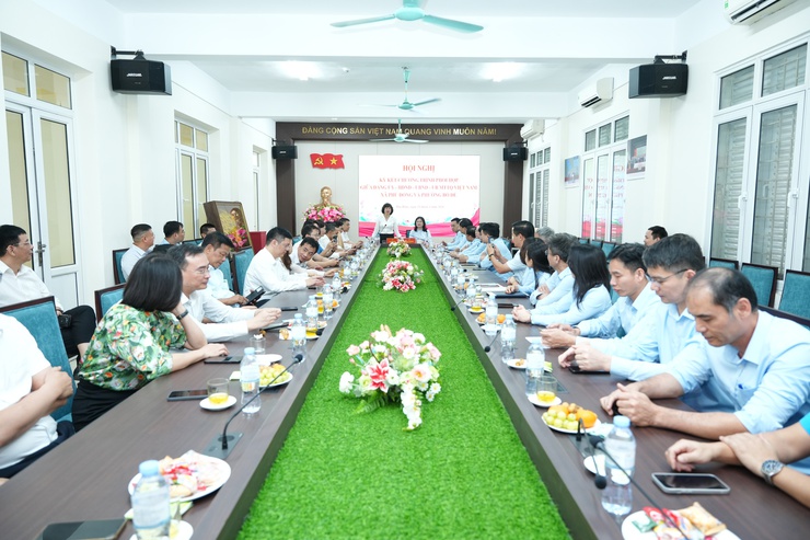 HỘI NGHỊ KÝ KẾT CHƯƠNG TRÌNH PHỐI HỢP GIỮA XÃ PHÙ ĐỔNG VÀ PHƯỜNG BỒ ĐỀ- Ảnh 3.