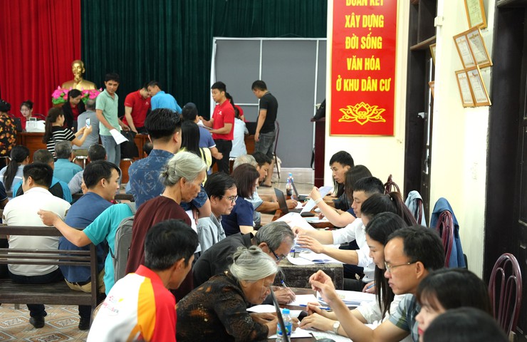 Xã Thanh Oai tiếp tục chi trả tiền bồi thường, hỗ trợ GPMB cho 150 hộ dân thôn Cự Thần- Ảnh 1.