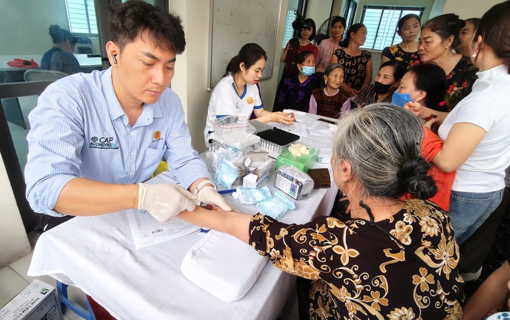 Đoài Phương 570 người được khám sức khỏe miễn phí- Ảnh 1.