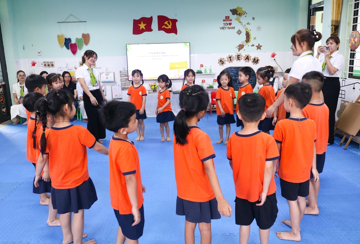 Trường mầm non Nghĩa Hương xã Kiều Phú tổ chức hội nghị chuyên đề "Đổi mới công tác bảo vệ và chăm sóc trẻ em trong Trường Mầm non" năm 2026- Ảnh 3.