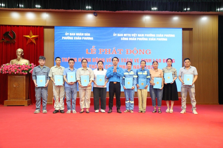 UBND phường Xuân Phương tổ chức Lễ phát động Tháng hành động về An toàn, vệ sinh lao động và Tháng Công nhân năm 2026- Ảnh 10.