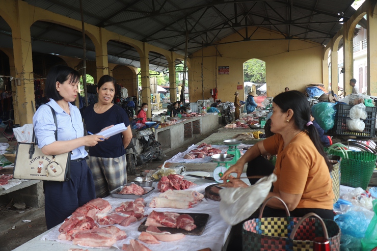 Phượng Dực siết chặt quản lý an toàn thực phẩm tại các chợ truyền thống- Ảnh 3.