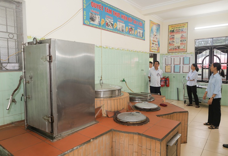 Tăng cường kiểm tra an toàn thực phẩm tại các trường mầm non có bữa ăn bán trú trên địa bàn xã Đại Xuyên- Ảnh 4.