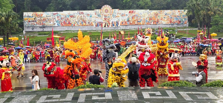 CÂU LẠC BỘ LÂN - SƯ - RỒNG  TAM HIỆP XÃ HÁT MÔN - VINH DỰ BIỂU DIỄN TẠI LỄ HỘI ĐỀN HÙNG VÀ TUẦN VĂN HÓA- DU LỊCH ĐẤT TỔ NĂM BÍNH NGỌ 2026- Ảnh 7.