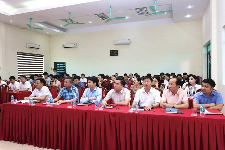 Xã Yên Bài tổ chức hội nghị tập huấn hướng dẫn sử dụng không gian số HanoiWork- Ảnh 1.