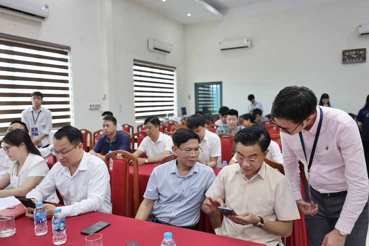 Xã Yên Bài tổ chức hội nghị tập huấn hướng dẫn sử dụng không gian số HanoiWork- Ảnh 4.