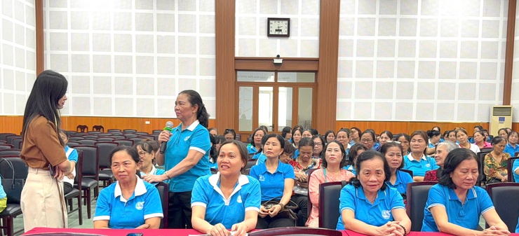 Phụ nữ phường Long Biên chủ động làm chủ công nghệ, tự tin khởi nghiệp trong nền kinh tế số- Ảnh 3.