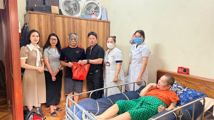 UBND PHƯỜNG VĂN MIẾU – QUỐC TỬ GIÁM TĂNG CƯỜNG CHĂM SÓC SỨC KHỎE CHO NGƯỜI KHUYẾT TẬT CÓ HOÀN CẢNH KHÓ KHĂN TRÊN ĐỊA BÀN - Ảnh 1.