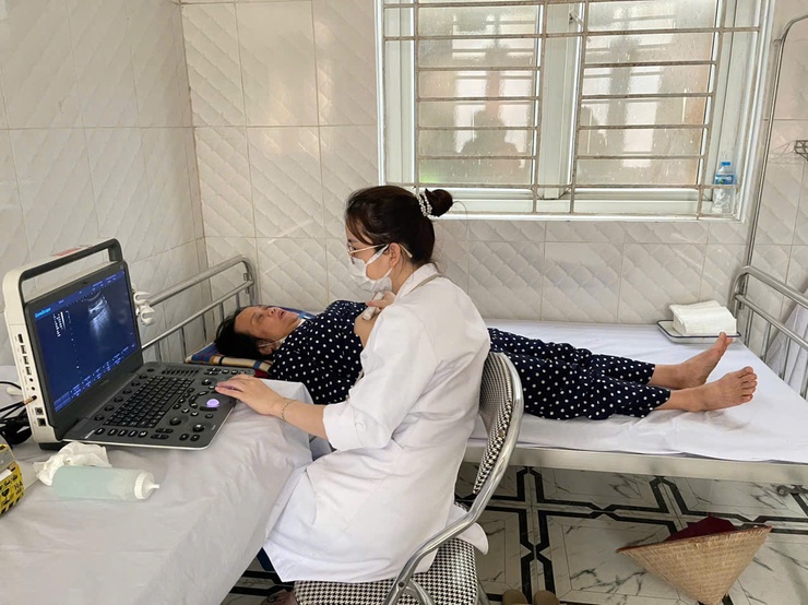 Phường Tây Mỗ: Đẩy mạnh công tác xã hội hóa, tổ chức khám và tư vấn sức khỏe miễn phí cho hơn 200 phụ nữ- Ảnh 6.