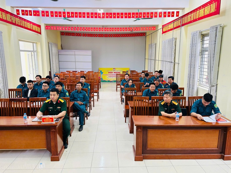 BAN CHỈ HUY QUÂN SỰ XÃ HƯNG ĐẠO TỔ CHỨC HỘI NGHỊ GIAO BAN CÔNG TÁC THÁNG 4 NĂM 2026 VÀ KIỂM TRA SỨC KHỎE LỰC LƯỢNG DÂN QUÂN- Ảnh 2.