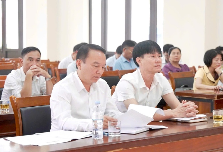 Hội nghị triển khai Kế hoạch phòng chống thiên tai và tìm kiếm cứu nạn năm 2026; triển khai công tác thu giá dịch vụ vệ sinh môi trường trên địa bàn xã- Ảnh 3.
