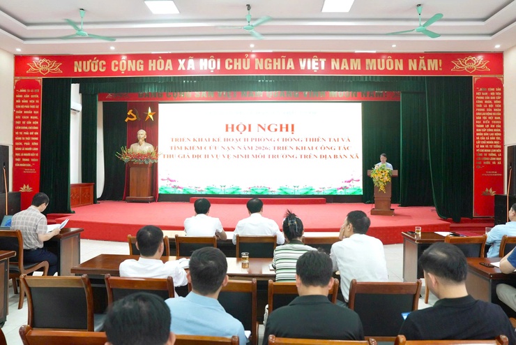 Hội nghị triển khai Kế hoạch phòng chống thiên tai và tìm kiếm cứu nạn năm 2026; triển khai công tác thu giá dịch vụ vệ sinh môi trường trên địa bàn xã- Ảnh 1.
