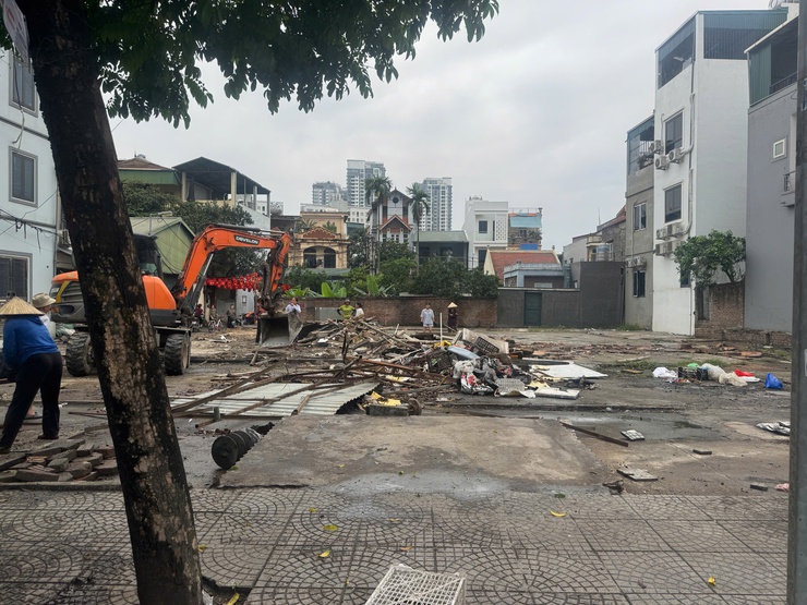 Phường Lĩnh Nam ra quân khắc phục “điểm nghẽn” trật tự đô thị- Ảnh 19.