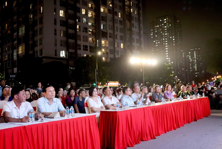 Liên hoan văn nghệ “Âm vang ngày thống nhất” – lan tỏa niềm tự hào dân tộc- Ảnh 2.