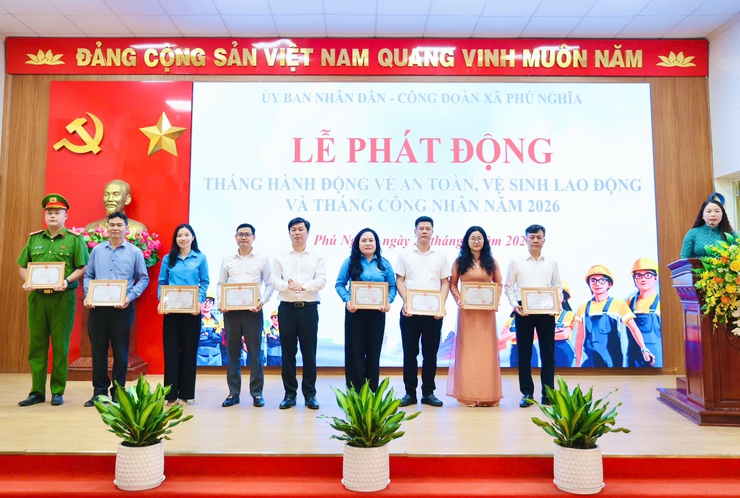 Phú Nghĩa phát động Tháng hành động về An toàn, vệ sinh lao động và Tháng Công nhân năm 2026- Ảnh 12.