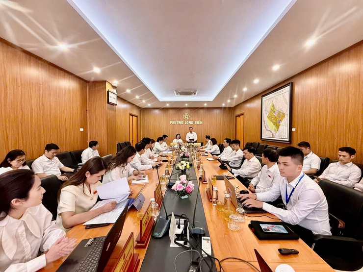 Kỳ họp thứ hai, HĐND phường Long Biên khóa II, nhiệm kỳ 2026-2031 thành công tốt đẹp: Thông qua 6 nghị quyết- Ảnh 1.