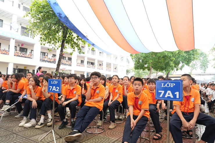 4.000 học sinh Tiểu học, THCS xã Thuận An xem kịch “Huyền Tích Hồ Gươm”- Ảnh 6.