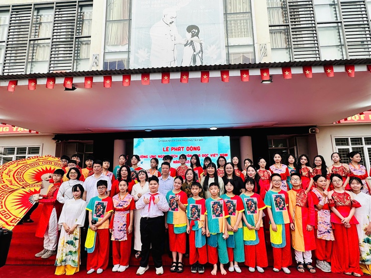Phường Tây Mỗ tổ chức Lễ phát động hưởng ứng Ngày Sách và Văn hóa đọc Việt Nam lần thứ V năm 2026: Lan tỏa tri thức trong kỷ nguyên mới- Ảnh 2.