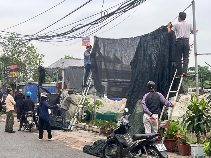 Phường Lĩnh Nam ra quân khắc phục “điểm nghẽn” trật tự đô thị- Ảnh 6.