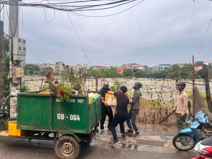 Phường Lĩnh Nam ra quân khắc phục “điểm nghẽn” trật tự đô thị- Ảnh 12.