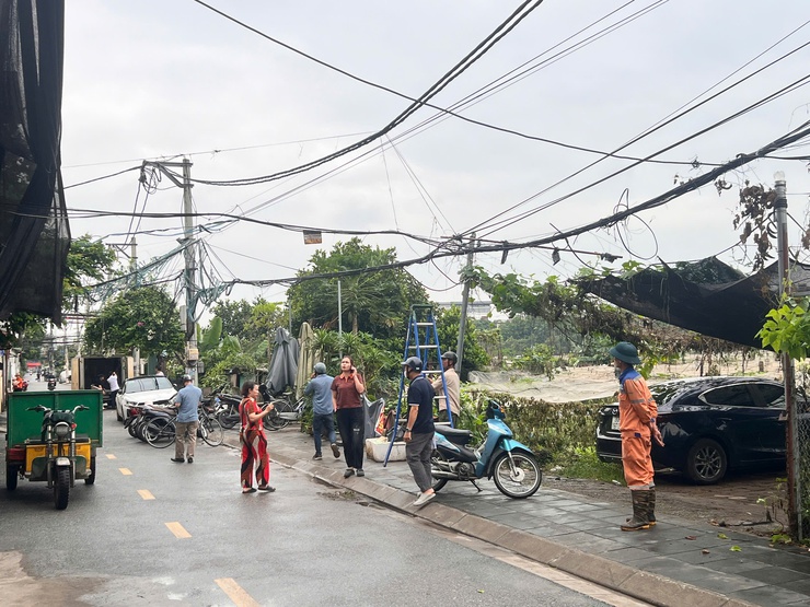Phường Lĩnh Nam ra quân khắc phục “điểm nghẽn” trật tự đô thị- Ảnh 15.