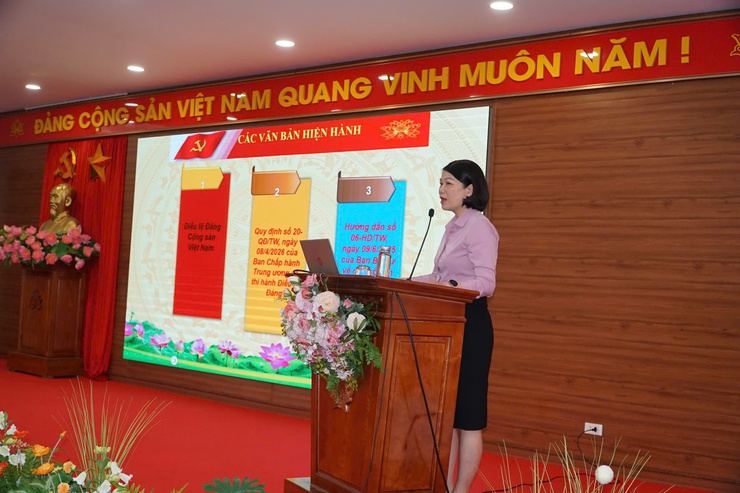 Hội nghị chuyên đề nâng cao nghiệp vụ công tác đảng viên trong tình hình mới tại Đảng bộ phường Phúc Lợi- Ảnh 2.