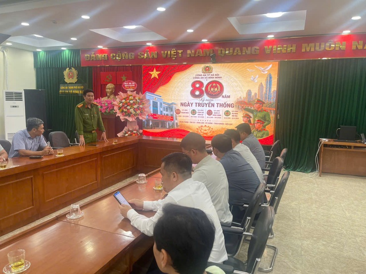 ĐẢNG ỦY, UBND XÃ BÌNH MINH THĂM, CHÚC MỪNG CÔNG AN XÃ NHÂN KỶ NIỆM 80 NĂM NGÀY TRUYỀN THỐNG LỰC LƯỢNG CAND- Ảnh 3.