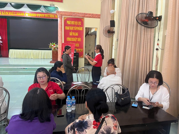 Phường Chương Mỹ tiếp tục phối hợp Tập đoàn Công nghiệp – Viễn Thông quân đội - Viettel Hà Nội thực hiện xác thực thông tin thuê bao di động- Ảnh 2.