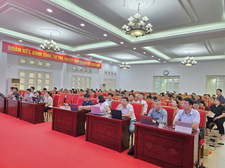 Phường Bồ Đề tổ chức khóa đào tạo bồi dưỡng chuyển đổi số, ứng dụng AI trong quản lý hành chính- Ảnh 3.