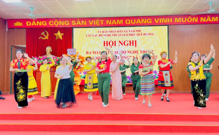 Nam Phù: Kết nối tình yêu nghệ thuật từ CLB “Giai điệu quê hương"- Ảnh 3.
