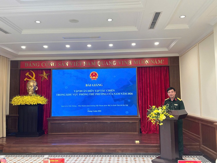 HỘI NGHỊ TRIỂN KHAI NHIỆM VỤ VÀ TẬP HUẤN DIỄN TẬP TÁC CHIẾN TRONG KHU VỰC PHÒNG THỦ PHƯỜNG CỬA NAM NĂM 2026- Ảnh 2.