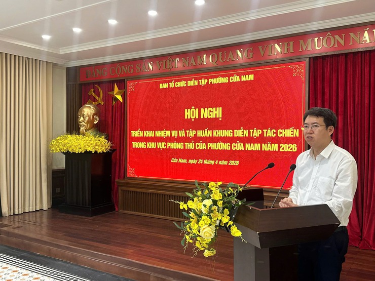HỘI NGHỊ TRIỂN KHAI NHIỆM VỤ VÀ TẬP HUẤN DIỄN TẬP TÁC CHIẾN TRONG KHU VỰC PHÒNG THỦ PHƯỜNG CỬA NAM NĂM 2026- Ảnh 3.