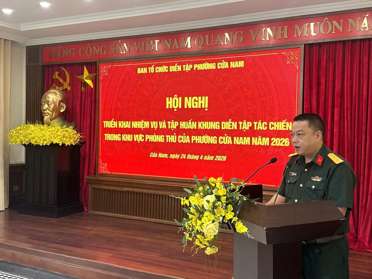 HỘI NGHỊ TRIỂN KHAI NHIỆM VỤ VÀ TẬP HUẤN DIỄN TẬP TÁC CHIẾN TRONG KHU VỰC PHÒNG THỦ PHƯỜNG CỬA NAM NĂM 2026- Ảnh 4.