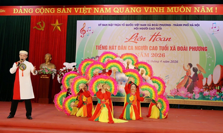 Đoài Phương rộn ràng Liên hoan tiếng hát dân ca người cao tuổi năm 2026- Ảnh 2.