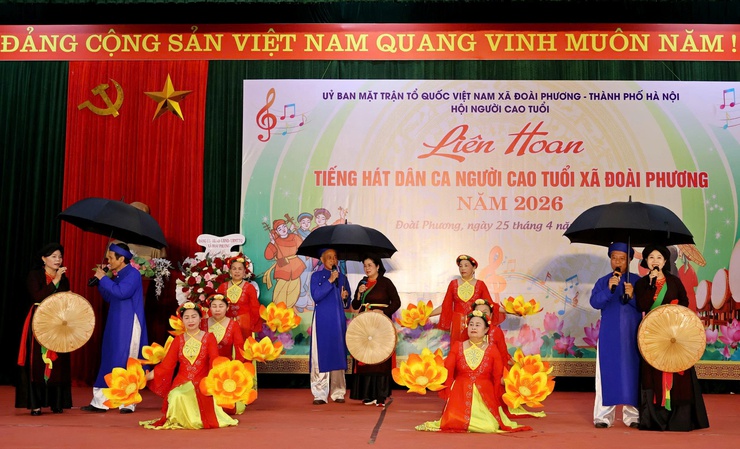 Đoài Phương rộn ràng Liên hoan tiếng hát dân ca người cao tuổi năm 2026- Ảnh 3.