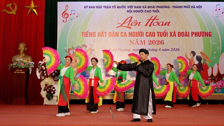 Đoài Phương rộn ràng Liên hoan tiếng hát dân ca người cao tuổi năm 2026- Ảnh 4.