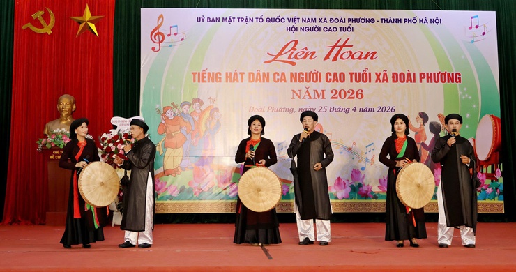 Đoài Phương rộn ràng Liên hoan tiếng hát dân ca người cao tuổi năm 2026- Ảnh 7.