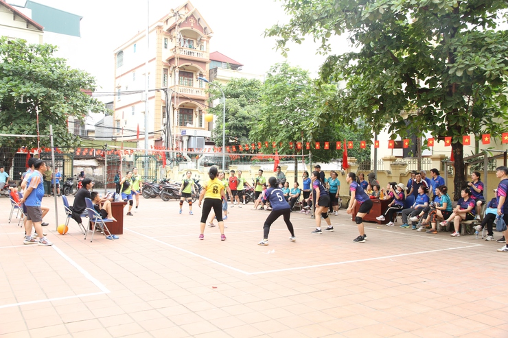 Sôi nổi giải Giải bóng chuyền hơi trung, cao tuổi phường Xuân Phương năm 2026- Ảnh 3.